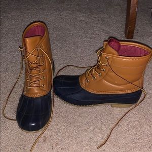 Duck boots